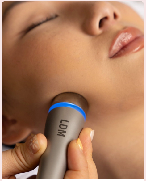 LDM GLASS SKIN & CELL REPAIR FACIAL